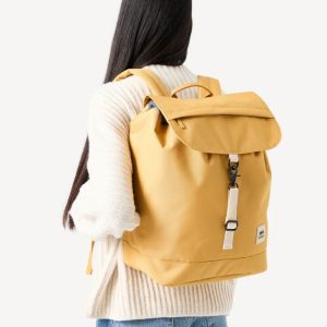 Mochila con solapa de tejido reciclado